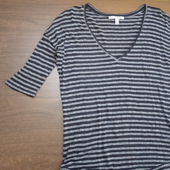 Express Soft Cozy Gray & Black Striped Hi Low Top - Picture 3 of 13